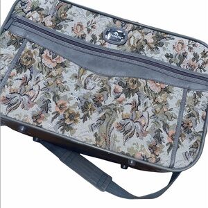 JORDACHE vintage tapestry/needlepoint floral suitcase with strap & handle
